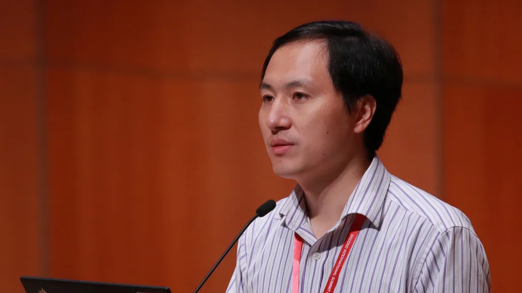 Che Ťien-kchuej oznámil, že vytvořil geneticky upravená dvojčata
