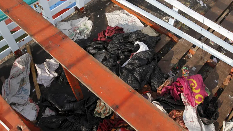 Opuštěná rybářská loď, která převezla uprchlíky do Indonésie