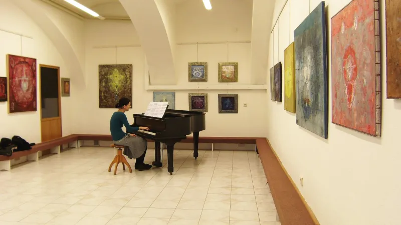 Z výstavy Boženy Rossí v Boskovicích