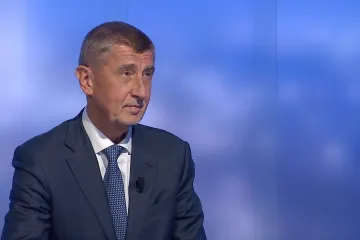 Podle Babiše byla dálnice zablokovaná konvojem skandál. Věc prý okamžitě řešil s ministry obrany a dopravy