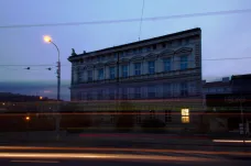 Škola, do které se po sto letech leze oknem. Brněnská fakulta architektury zve na velké oslavy