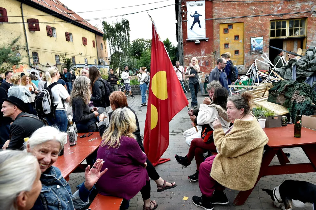 Historie obrazem: Svobodné město Christiania vzniklo před 50 lety v bývalých kasárnách hlavního města Kodaň v Dánsku