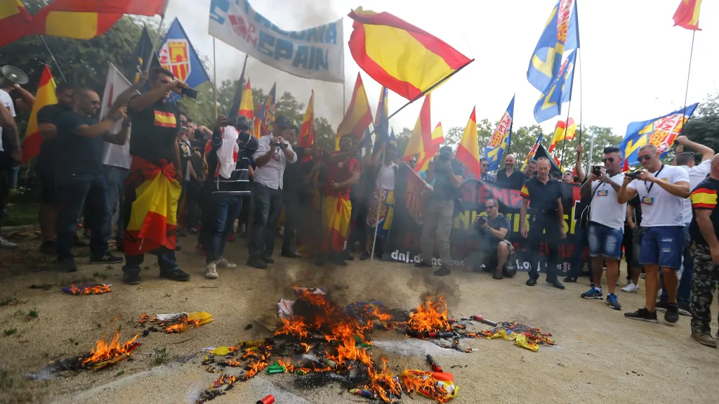 Ultrapravicoví demonstranti v Barceloně
