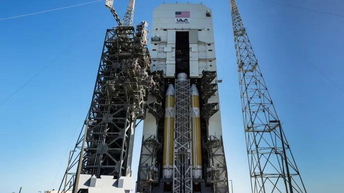 Sondu vynese do kosmu raketa Delta IV Heavy z Floridy