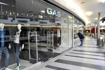 Unie klesla o 3,5 procenta, jde o největší propad za čtvrt století. Francie a Itálie jsou v recesi