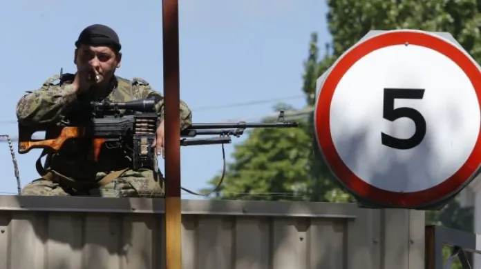 Dorazín: Ukrajinské síly nasadili letectvo a dělostřelectvo