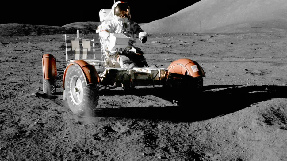 Eugene Cernan na Měsíci v roce 1972