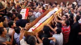 Pohřeb jedné z obětí středečních nepokojů v Egyptě