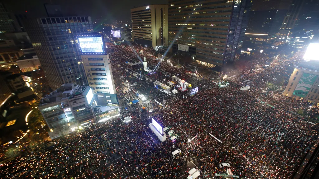 Protesty proti jihokorejské prezidentce v Soulu