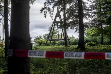 Policie kvůli pádu dětí z vyhlídky na Děčínsku obvinila dalších pět lidí