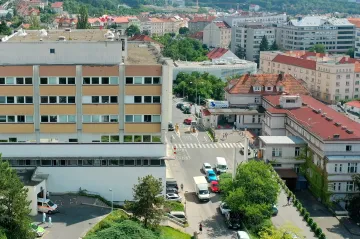 Pochybili dva zaměstnanci, řekl šéf Bulovky k záměně pacientek