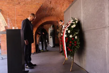 „To zlo je stále přítomné.“ V Polsku si připomněli výročí Katyně