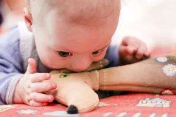 První očkování proti RSV viru uspělo. Má vynikající výsledky, radují se vědci