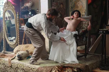 „Samé otázky.“ Do Světa podle Muchy nechává nahlédnout trailer