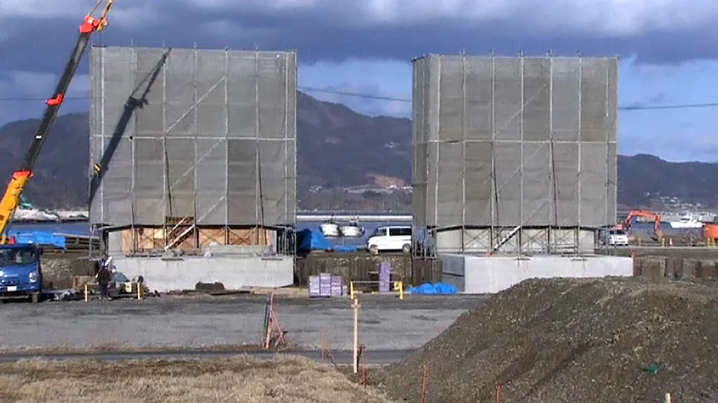 Tsunami má zastavit speciální betonová zeď