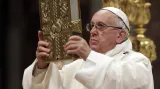 Papež František během velikonoční vigilie