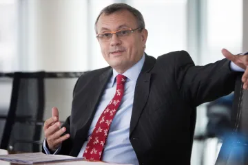 Hospodářské komoře bude vládnout exministr Dlouhý