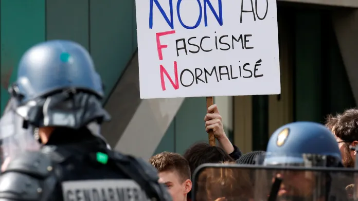 Prvomájové protesty ve Francii