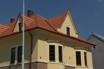 Rath má zablokovanou jen část majetku, zůstalo mu několik domů a bytů