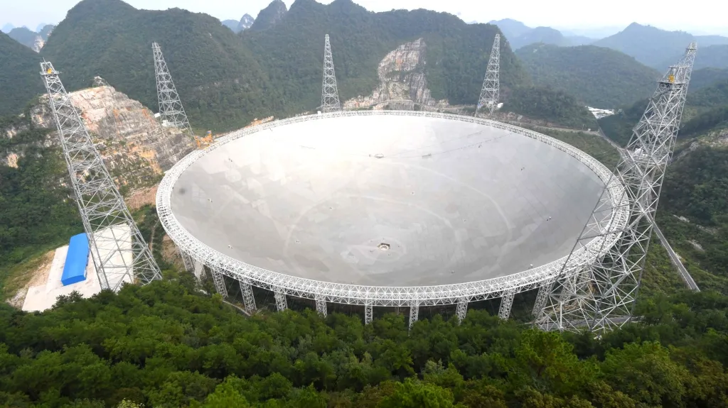Největší teleskop na světě postavila Čína
