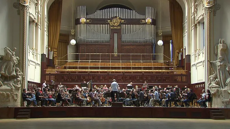 FOK zkouší na uvedení symfonie Sylvie Bodorové Con le campane