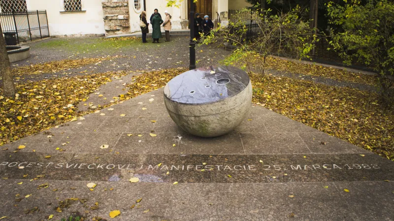 Památník Svíčkové demonstrace