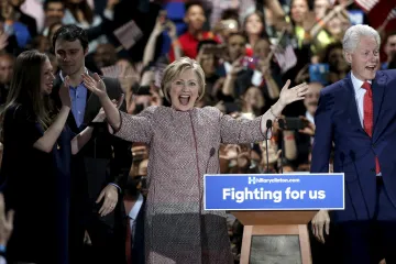 New York patří favoritům. Clintonová a Trump jsou zase o kousek blíž prezidentským volbám