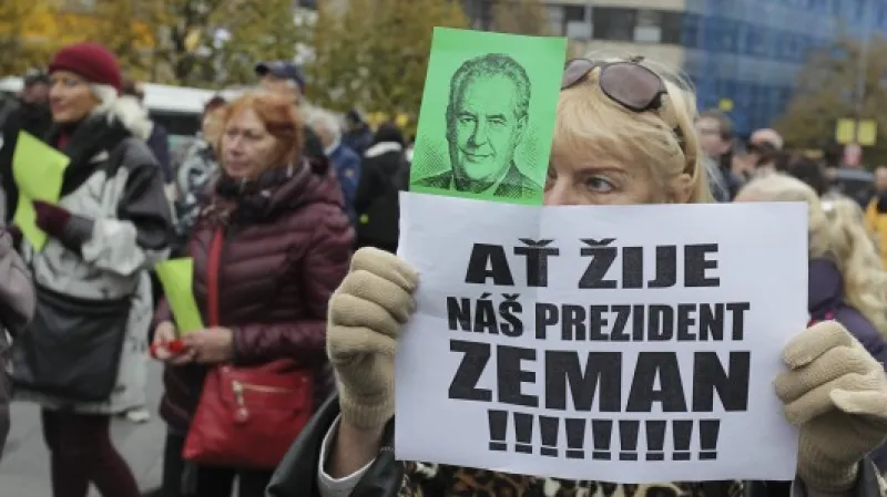 Příznivci prezidenta Zemana na Václavském náměstí,  Autor: Jan Langer,  Zdroj: ČT24