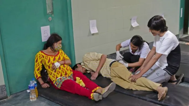 Události: Do Nepálu míří další česká pomoc