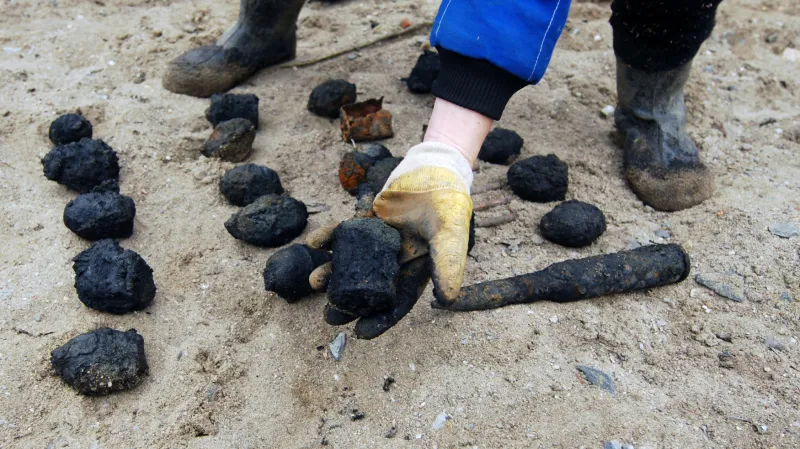 Detektoráři nacházejí zbytky zbraní v této oblasti dodnes