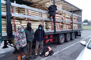 Celníci na jižní Moravě zadrželi čtyři běžence. Dalších šest cizinců objevila policie na Ústecku