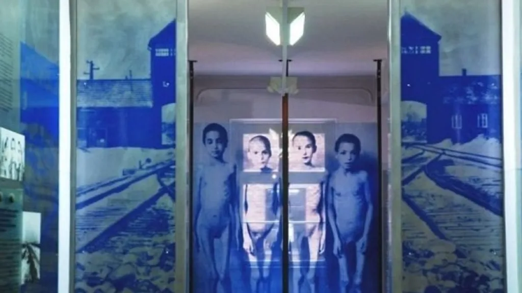 Expozice nacistické genocidy Sintů a Romů v Osvětimi