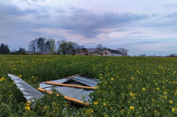 Tornádo se o víkendu vyskytlo i v Nejepíně, potvrdil ČHMÚ. Urazilo zhruba kilometr