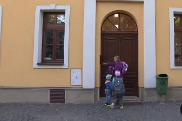 Dvě pedagožky z Vraného, které nesouhlasí s testováním žáků, daly výpověď. Děti chtějí učit doma