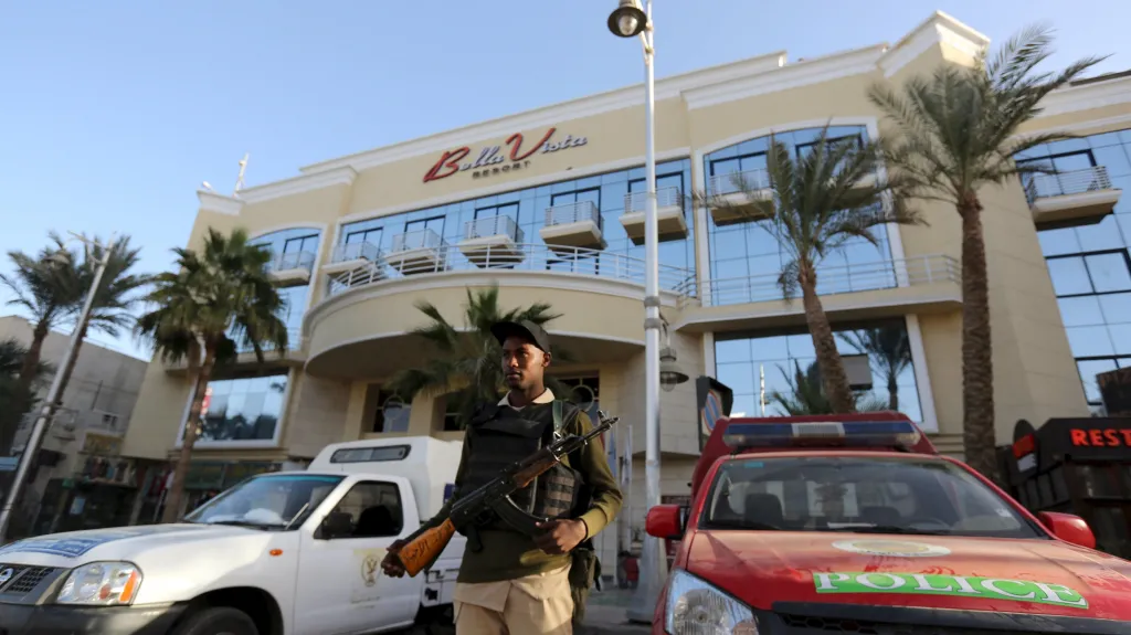 Hotel Bella Vista hlídají ozbrojené složky