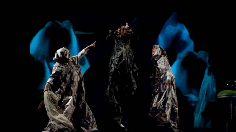 Bilbo Pytlík v obklíčení zlobrů