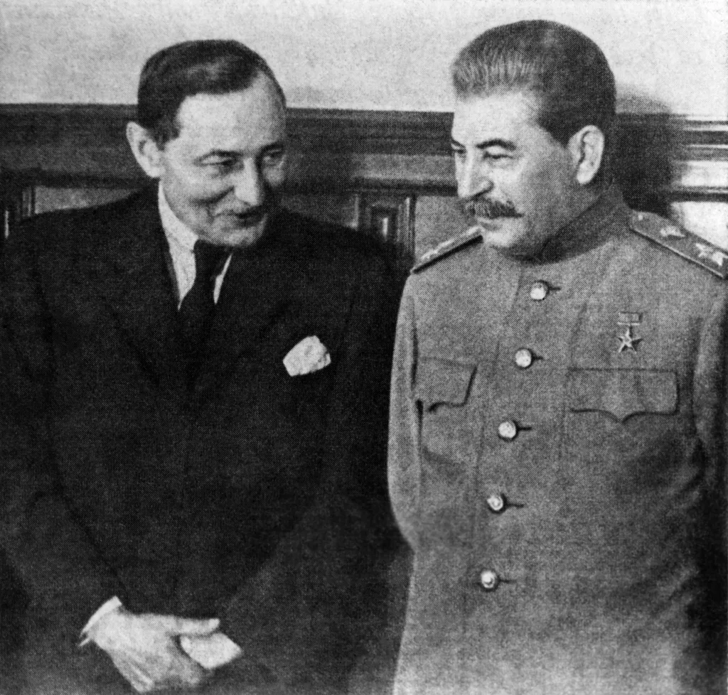 Na jaře 1944 se Československá vláda dohodla s Moskvou, že osvobozená území budou po skončení bojů předána do československé správy. Sovětský vůdce Josif Stalin oblast považoval za strategické území, kterého se nehodlal vzdát, což nakonec akceptoval i Edvard Beneš