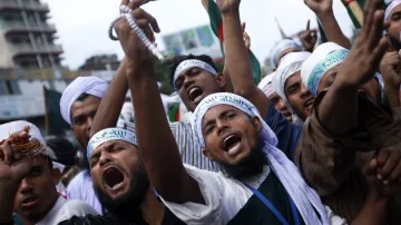 Demonstarce islamistů v Dháce