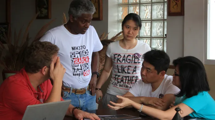 Pozůstalí po obětech letu MH370