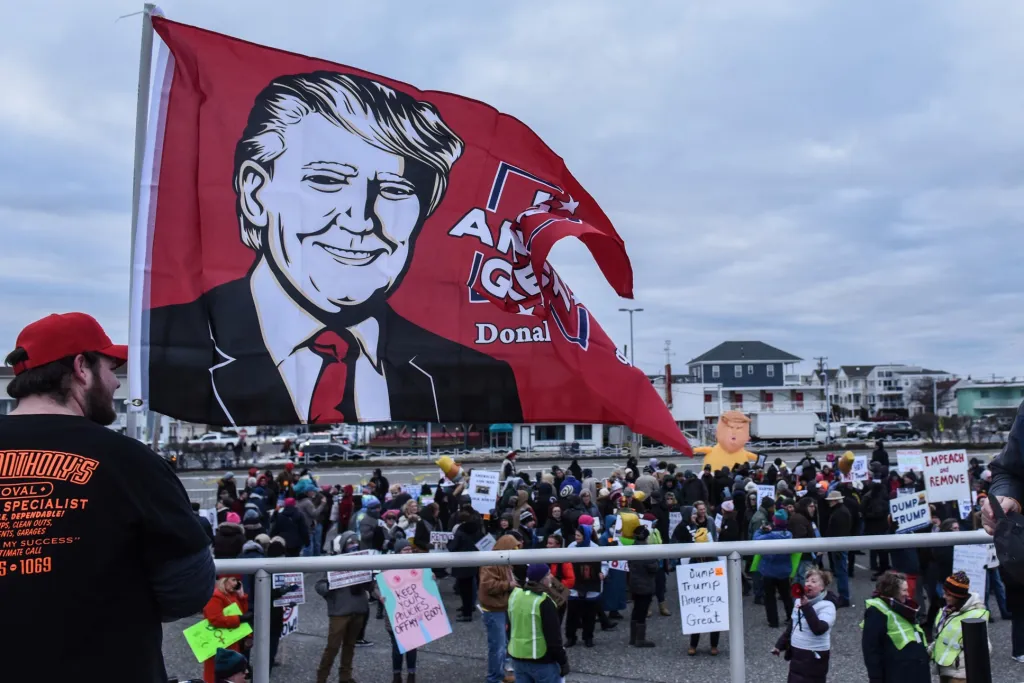 Příznivci a odpůrci Donalda Trumpa se sešli v americkém Wildwoodu