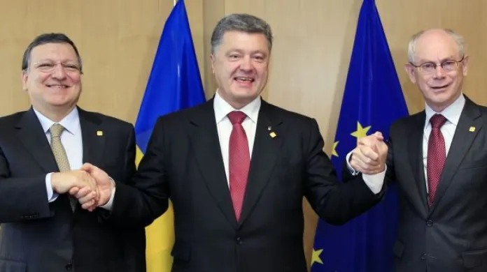 Ukrajina podepsala asociační dohodu s EU