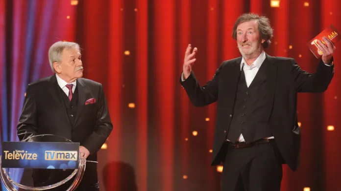 TýTý 2014: Bolek Polívka předává cenu pro Karla Šípa (osobnost televizní zábavy)