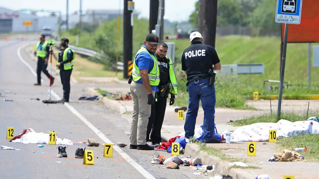 Neštěstí na autobusové zastávce v texaském Brownsvillu