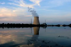 Německo nechá dvě jaderné elektrárny v provozu do jara, uvedl Habeck