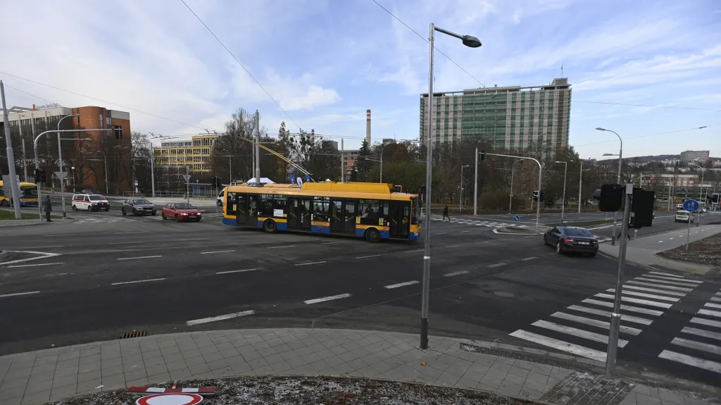 Křižovatka ulic Mostní a Březnická ve Zlíně