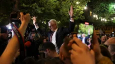 Ivan Korčok se svými příznivci v den vyhlášení výsledků prezidentských voleb