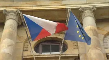 Vlajka ČR a vlajka EU
