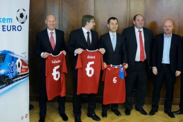 Na Euro speciálním vlakem