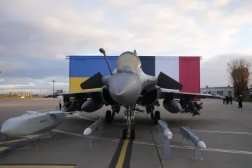 Kyjev koupí od Francie sto stíhaček Rafale, oznámil Zelenskyj