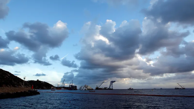 Vyprošťování Costy Concordie